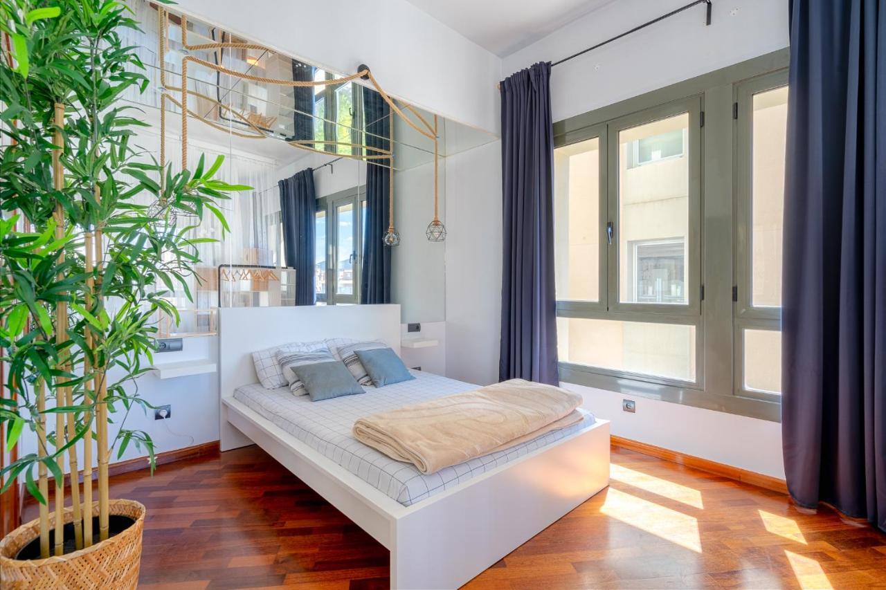Espectacular Loft En Centrico Edificio Singular Apartment Manresa Exterior photo