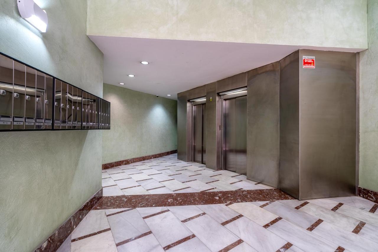 Espectacular Loft En Centrico Edificio Singular Apartment Manresa Exterior photo